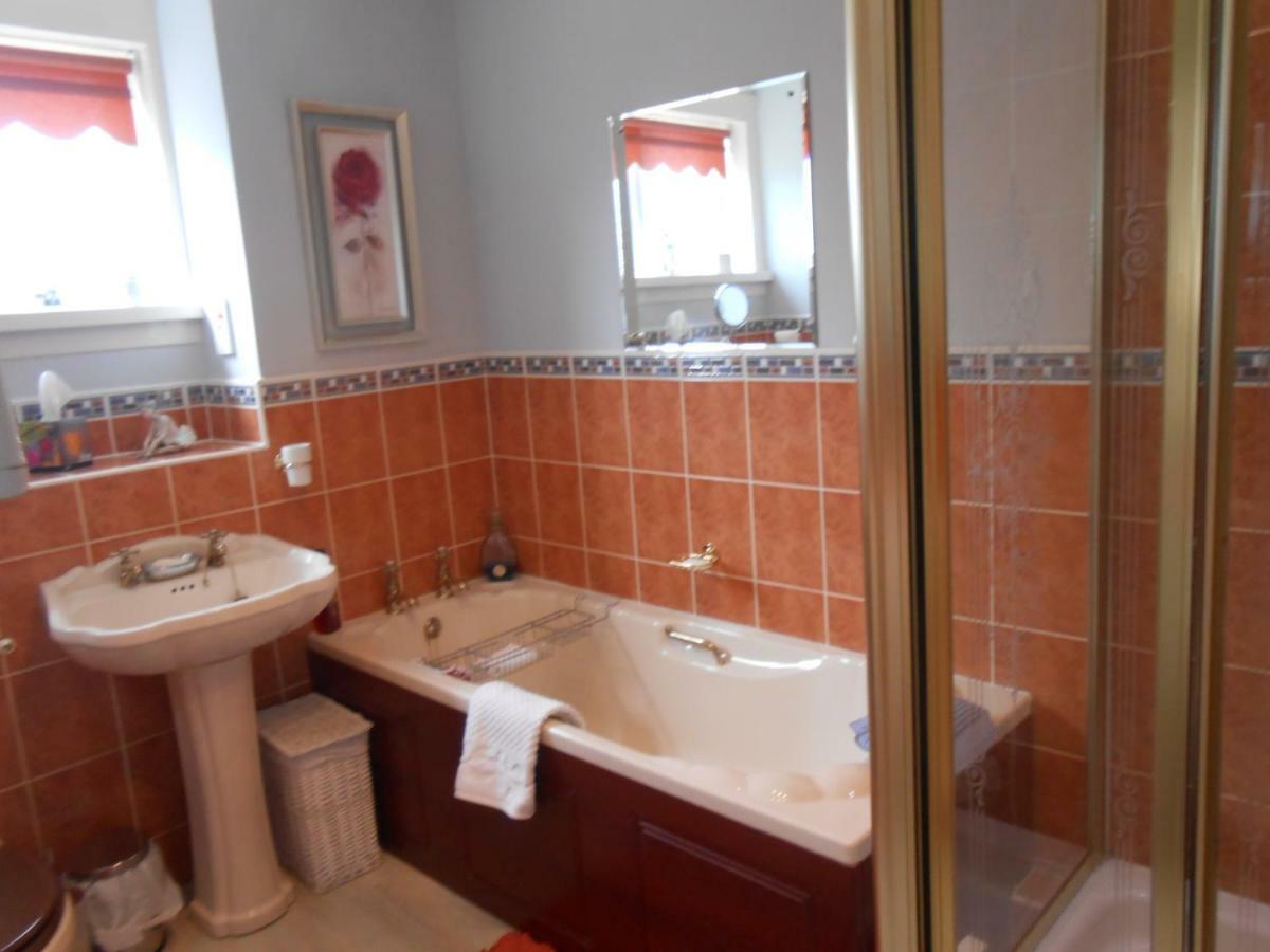 Rose Villa Bed And Breakfast Forfar Ngoại thất bức ảnh