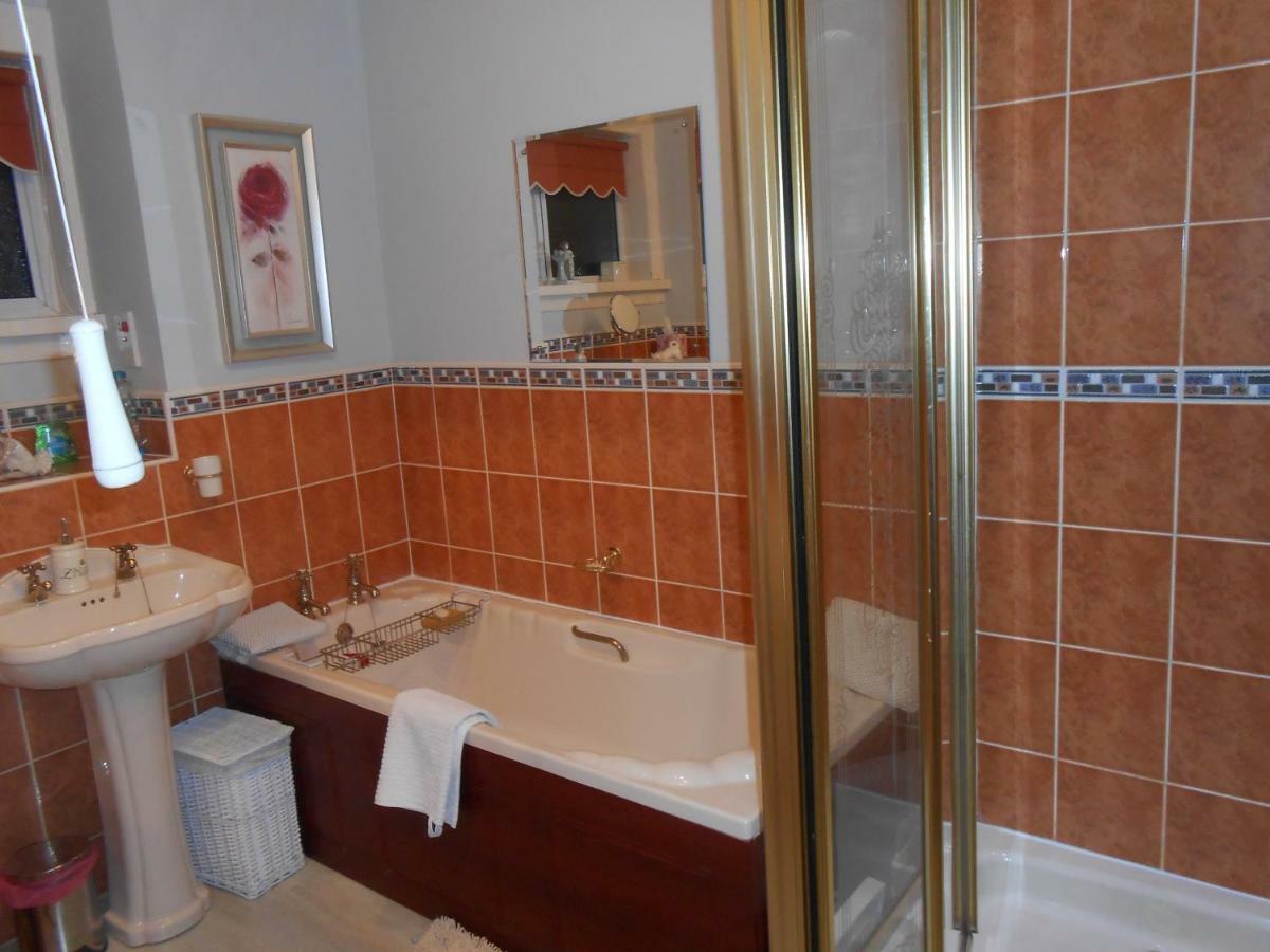 Rose Villa Bed And Breakfast Forfar Ngoại thất bức ảnh